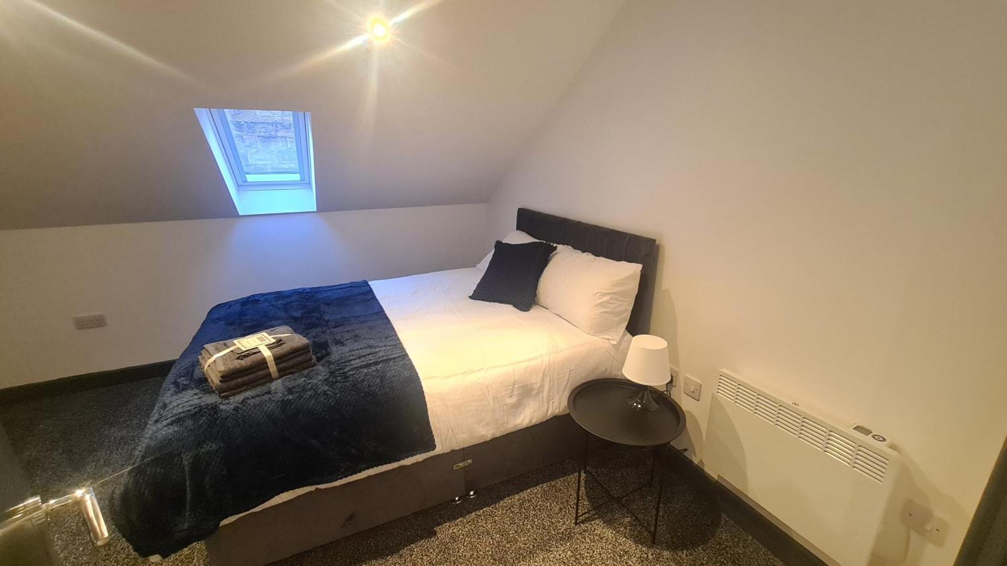 Homestay By Bic Oates 9 Dewsbury Bagian luar foto
